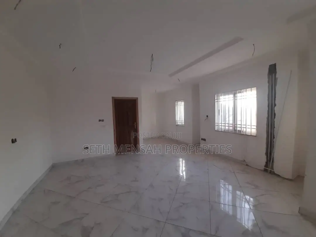 5bdrm House in North Legon for sale