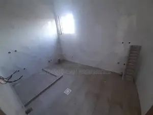 5bdrm House in North Legon for sale