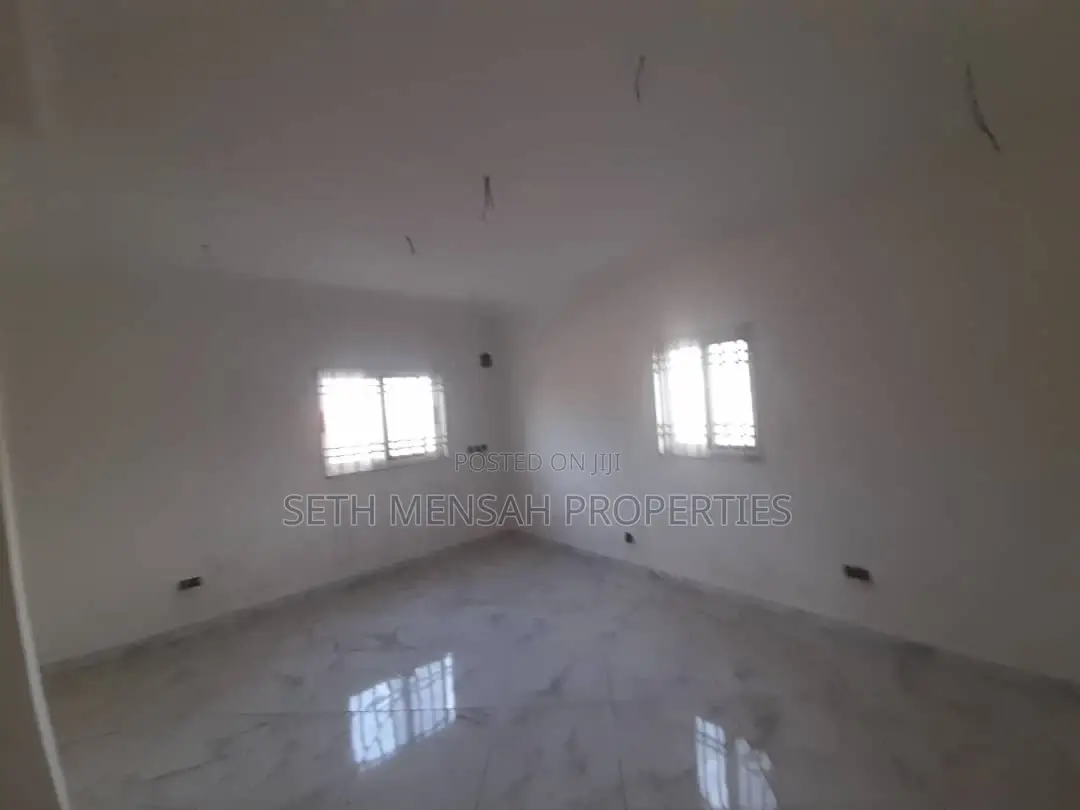 5bdrm House in North Legon for sale