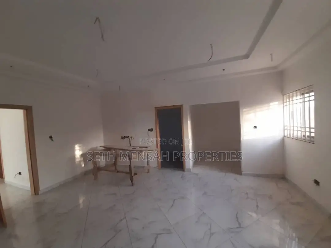 5bdrm House in North Legon for sale
