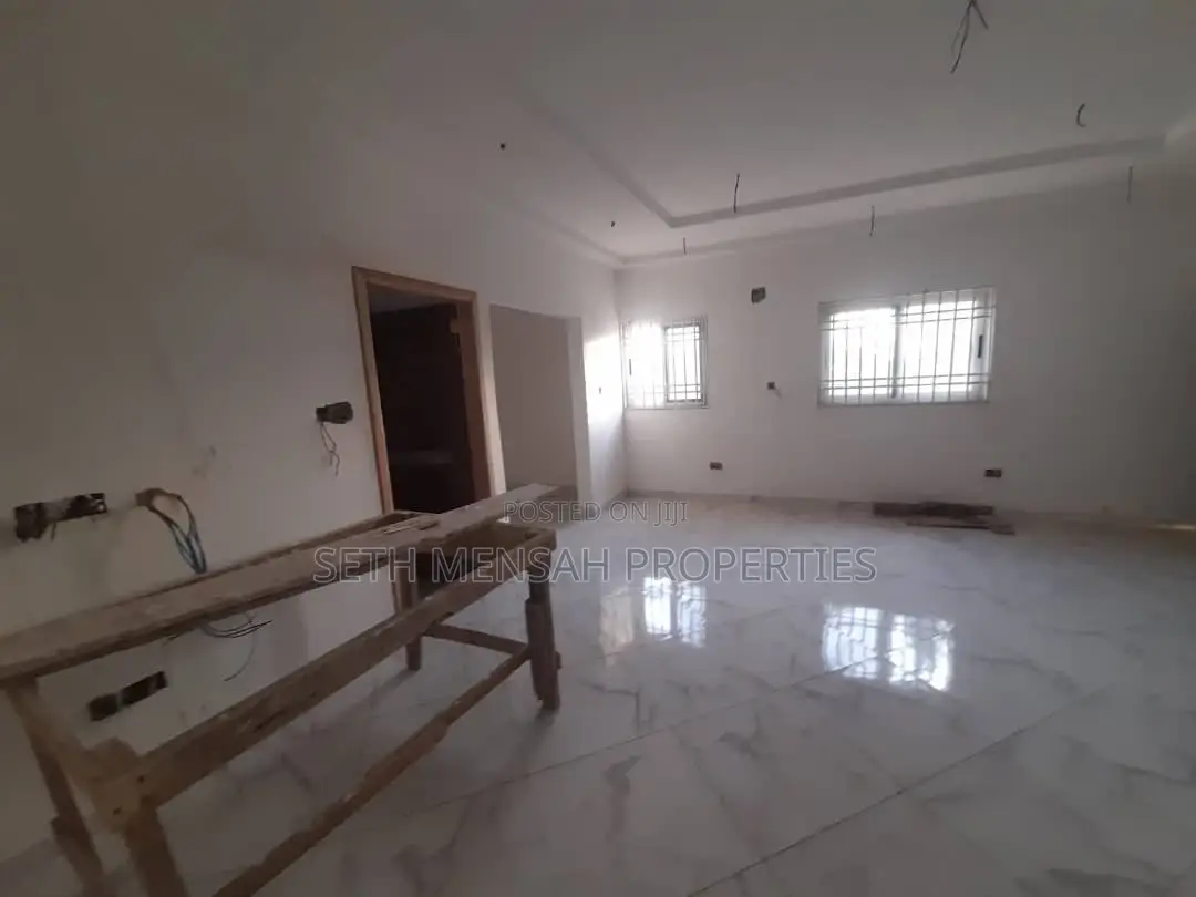 5bdrm House in North Legon for sale