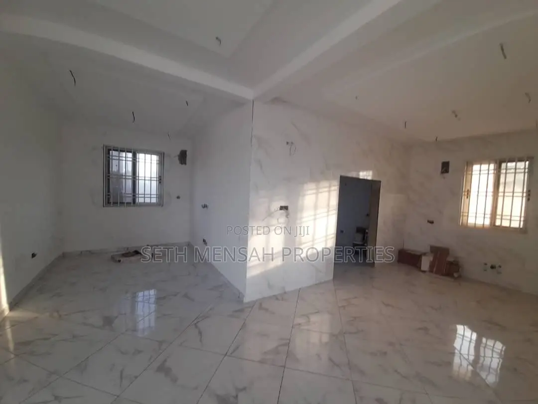 5bdrm House in North Legon for sale