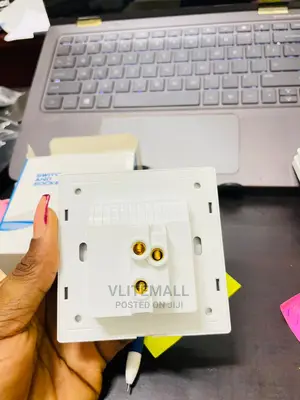 Type-a Reset Glass Socket (White)