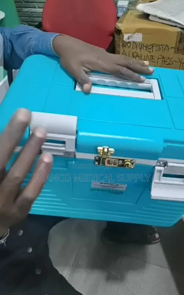 Vaccine Carrier (12 Litres)