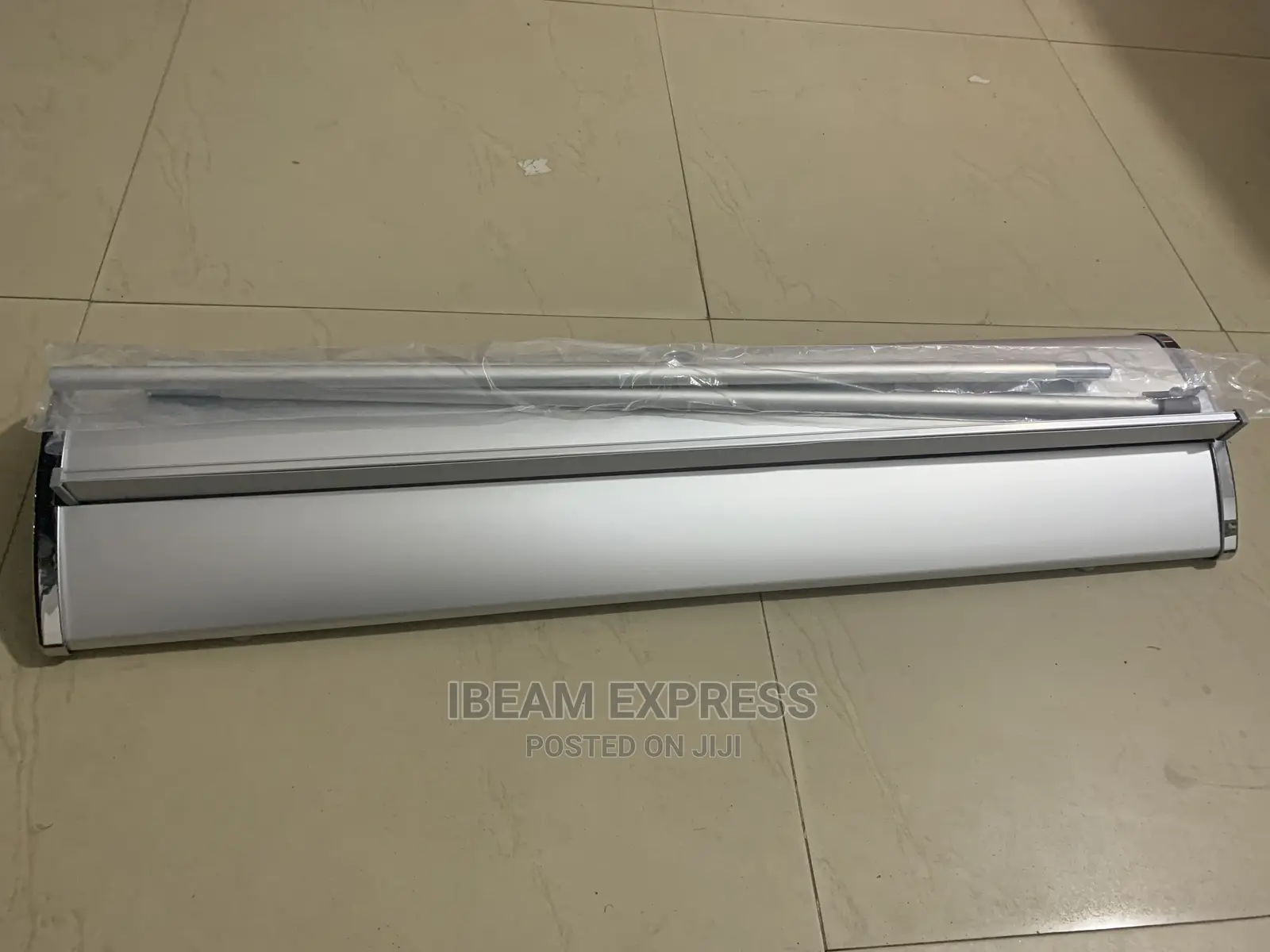 Pull Up Banner With Machine