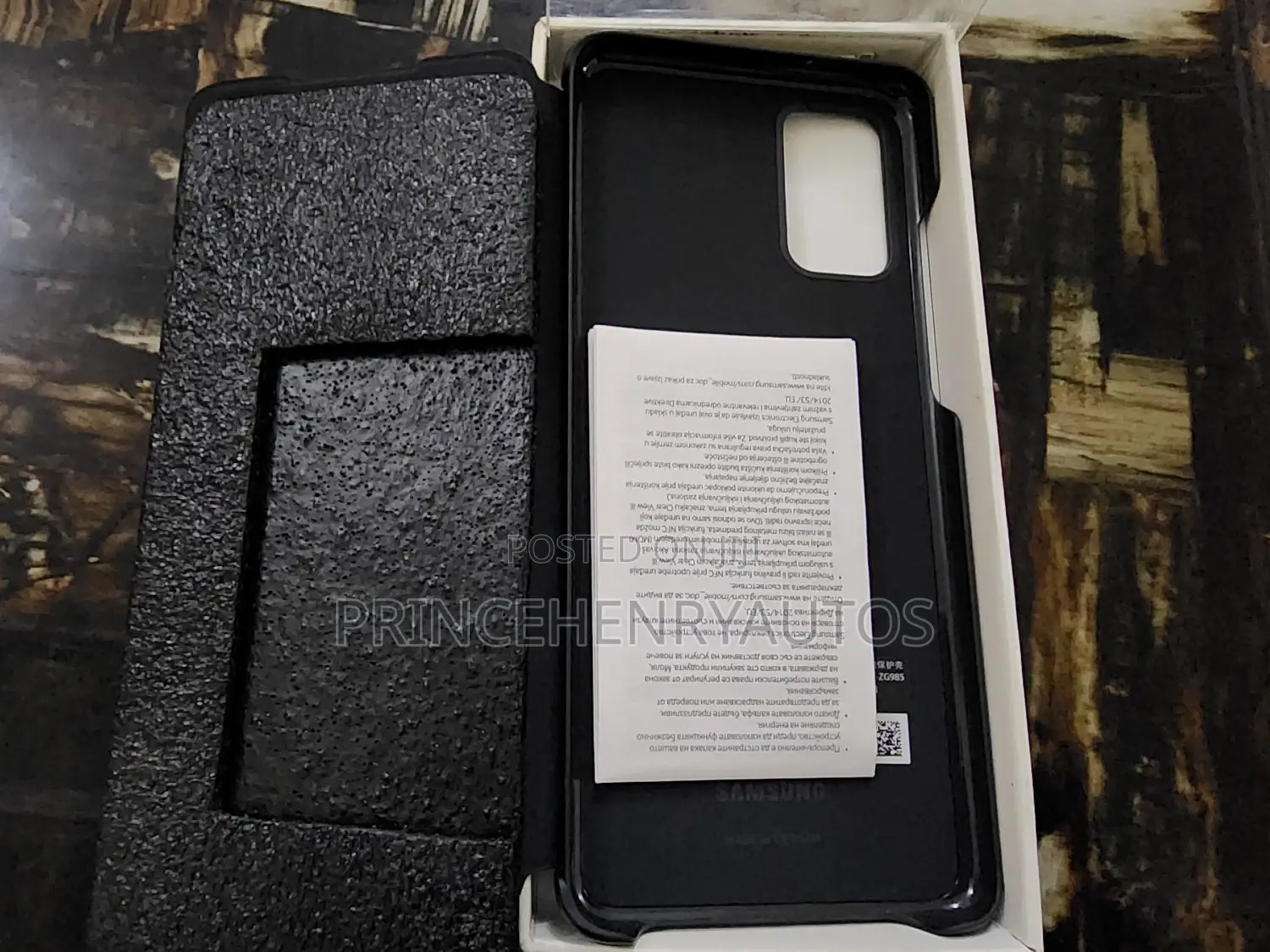 Samsung Galaxy S20+ S-View Flip Cover