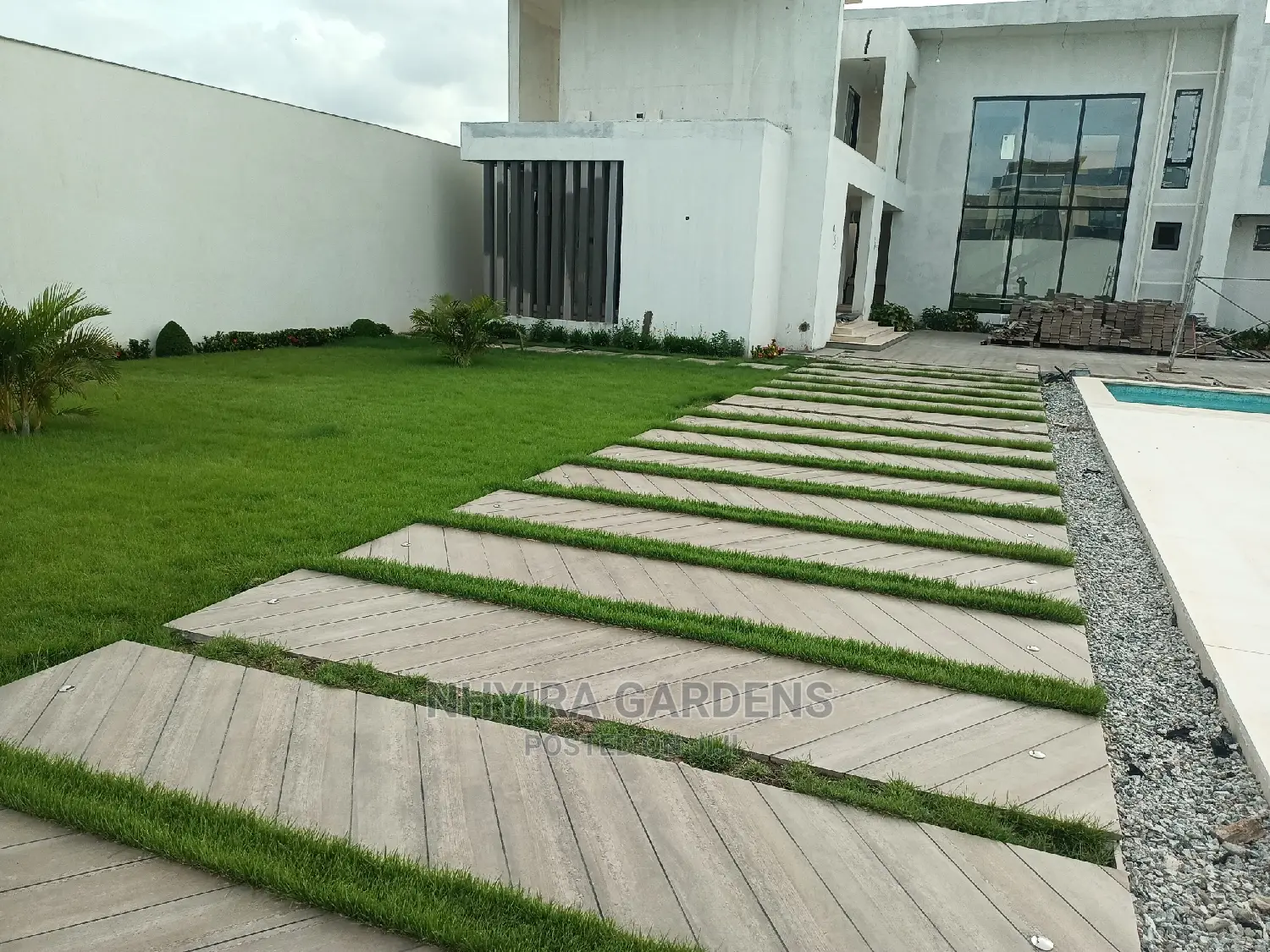LAWN DESIGN ( Natural Grasses )