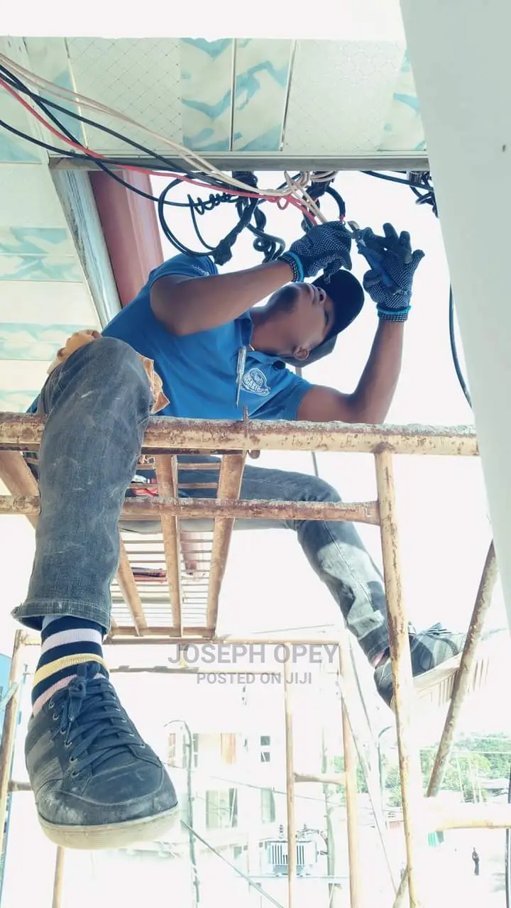 Qualified Electrician