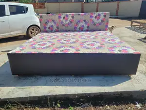 Inbuilt King Size Bed