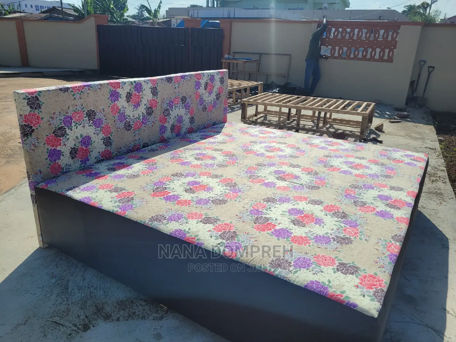 Inbuilt King Size Bed