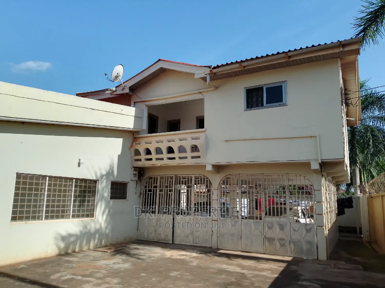 5bdrm House in Dki Properties, Adenta for sale