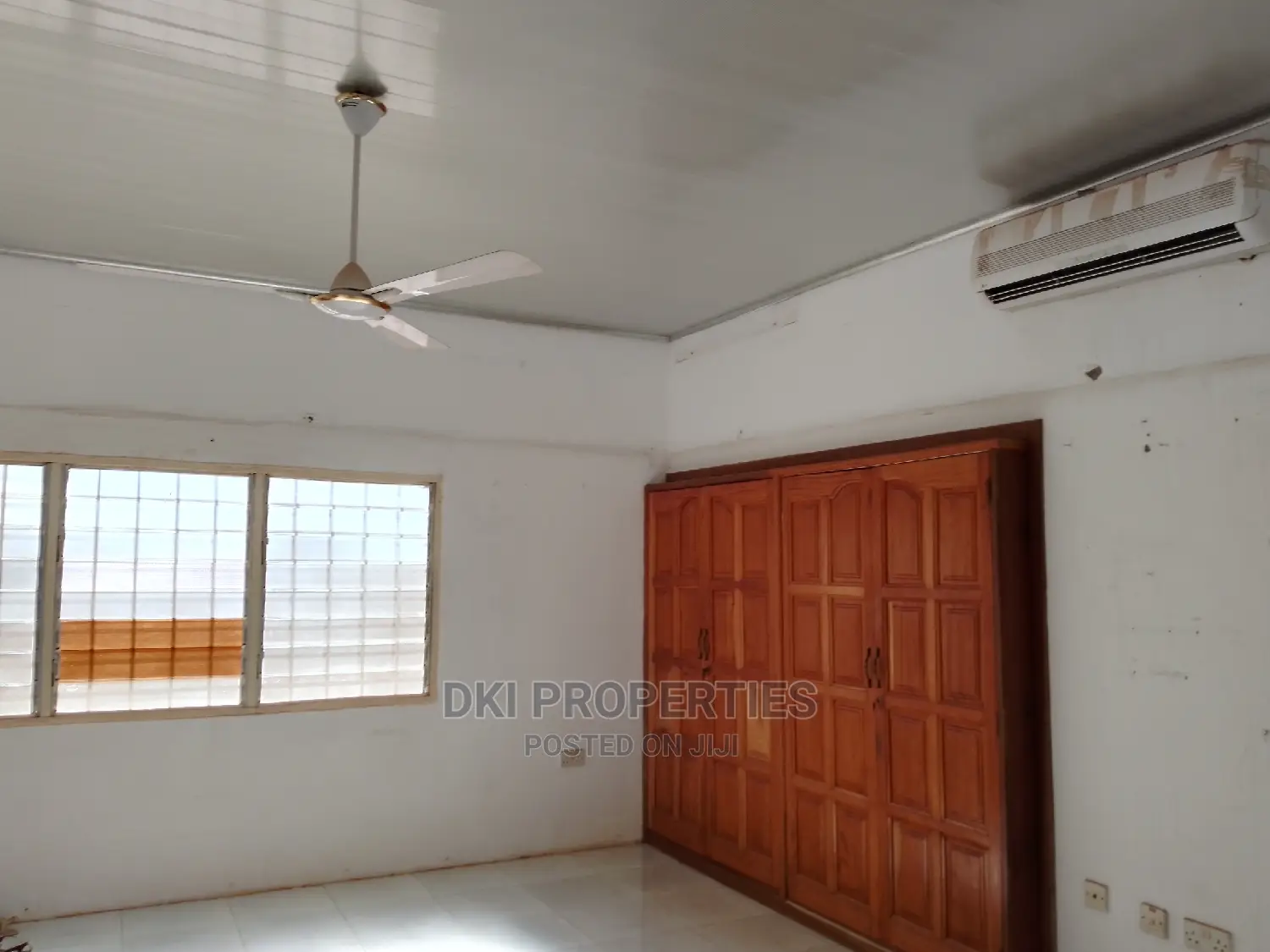 5bdrm House in Dki Properties, Adenta for sale