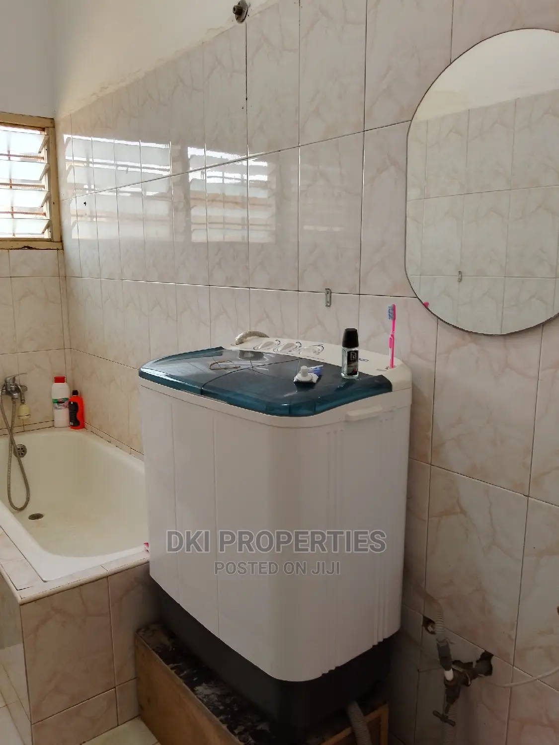 5bdrm House in Dki Properties, Adenta for sale