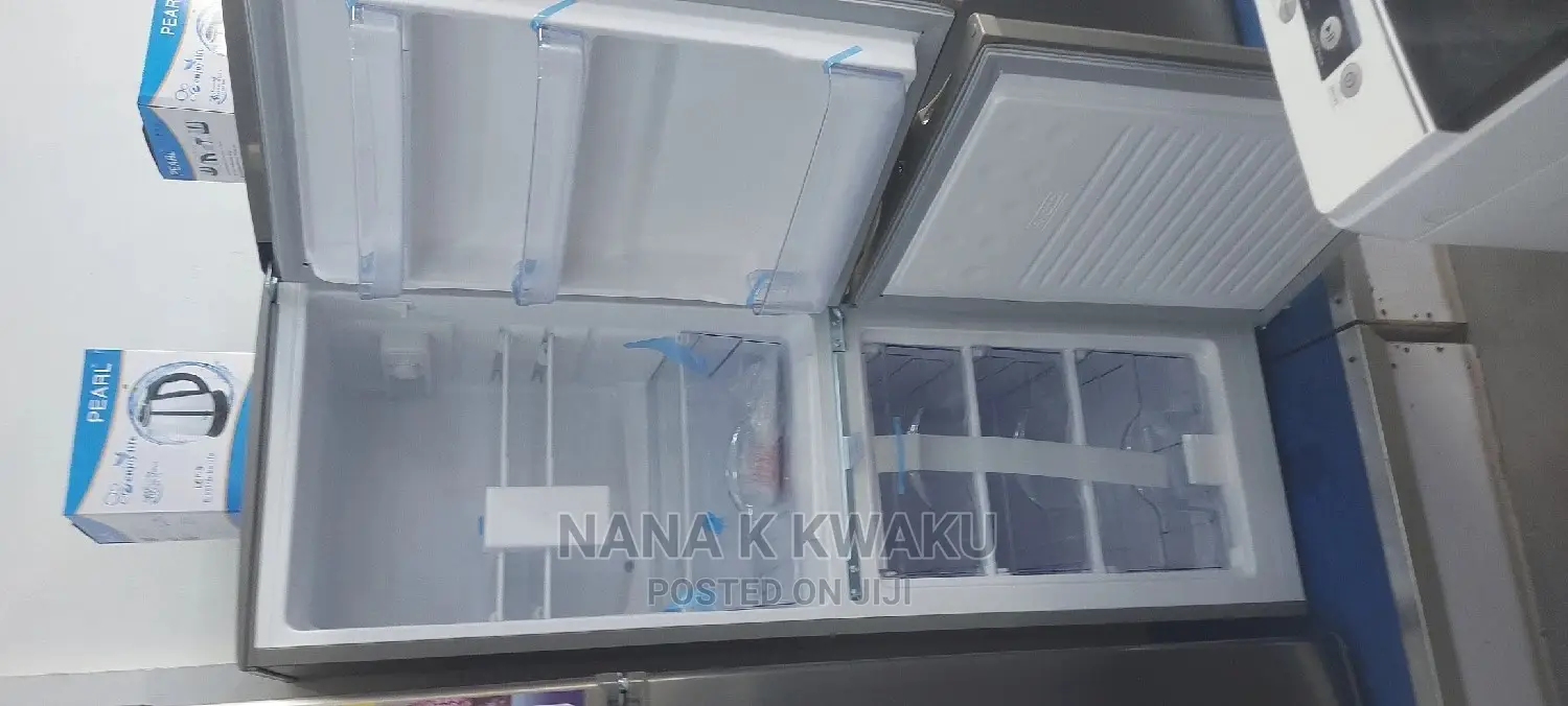 Bottom Freezer/Pearl Pf200 Double Door Fridge