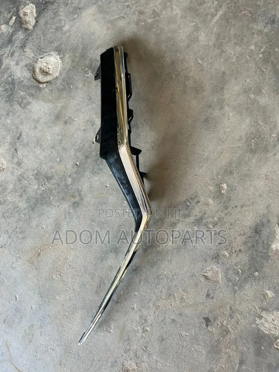 2020 Honda CR-V Front Right Grille Moulding Trim