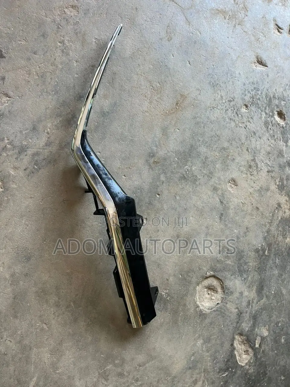 2020 Honda CR-V Front Right Grille Moulding Trim