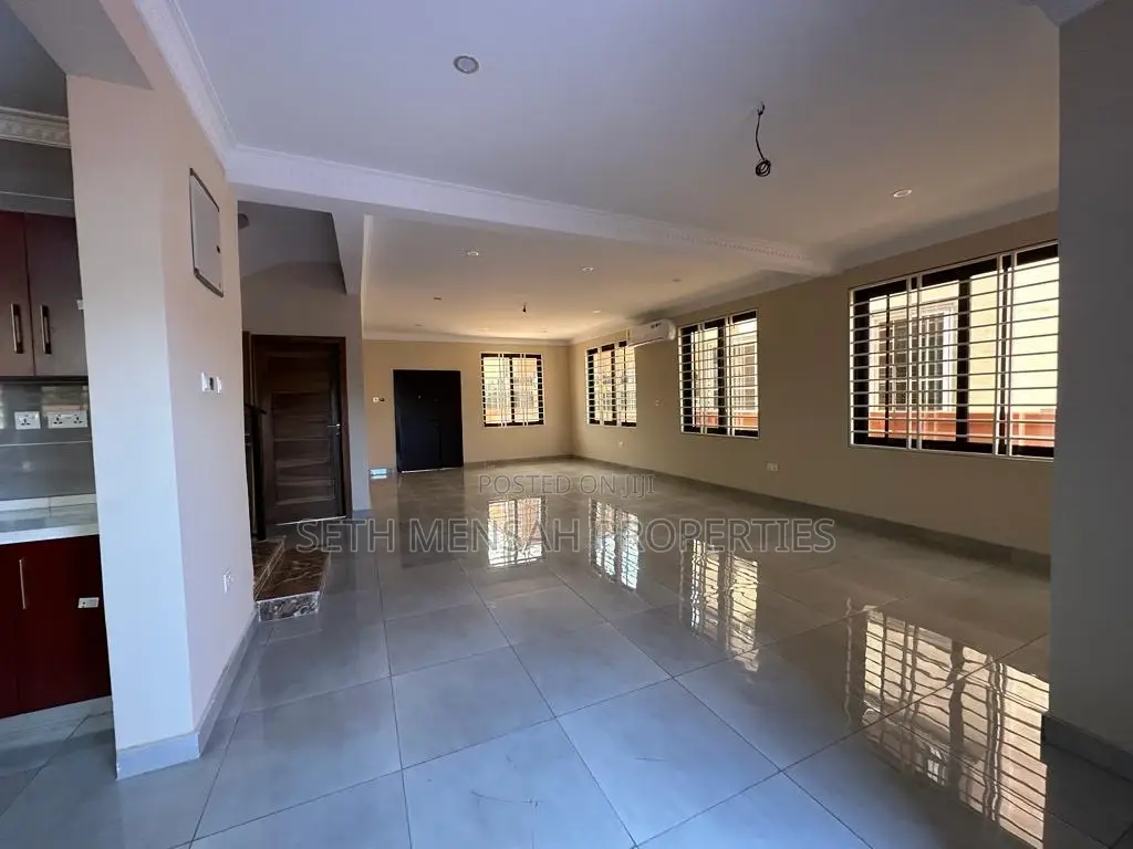 4bdrm Apartment in Skm, Mile 7 for rent