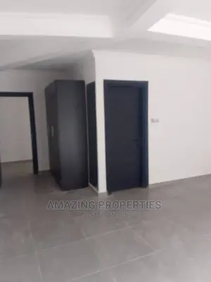 4bdrm Townhouse / Terrace in Cantonments for rent