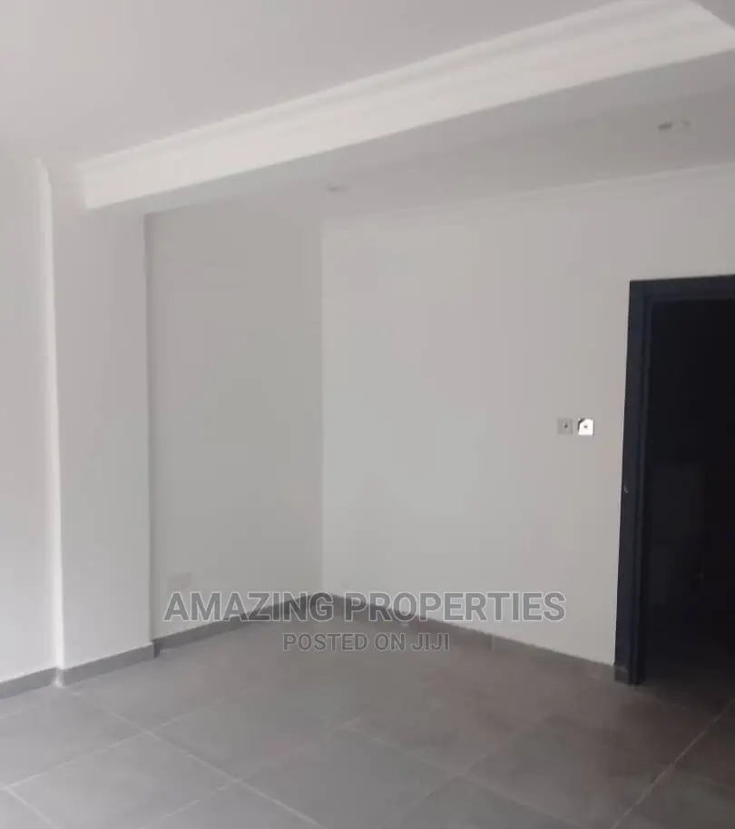 4bdrm Townhouse / Terrace in Cantonments for rent