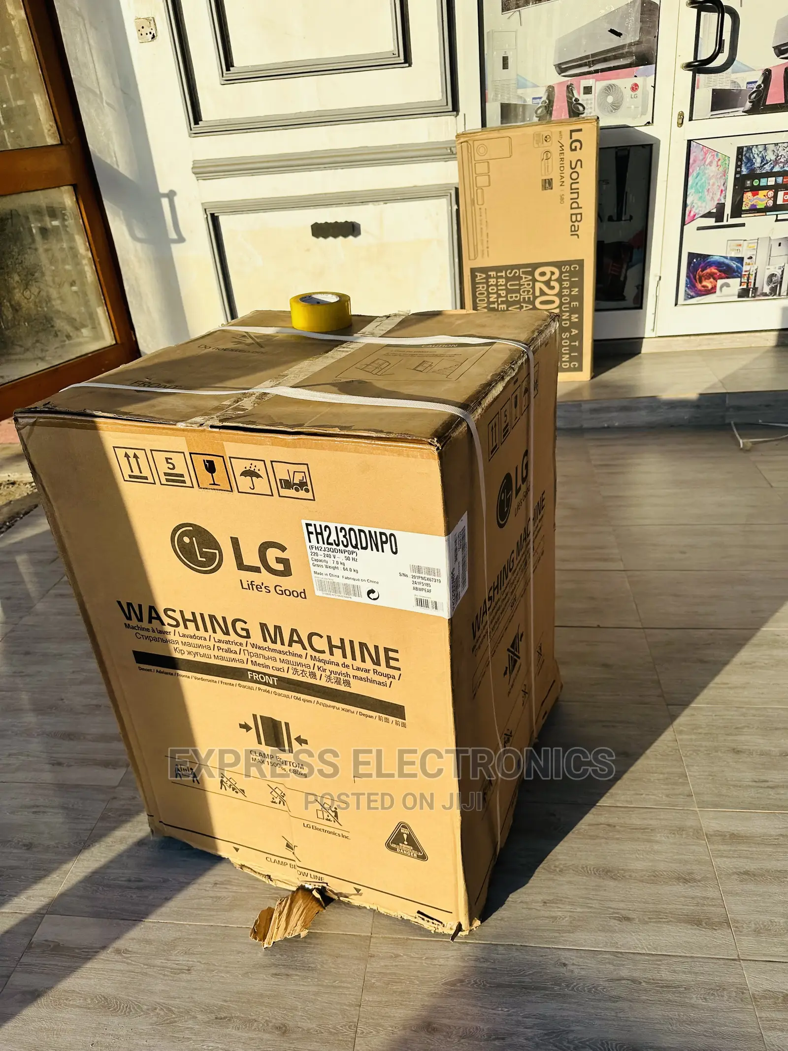 Powerful Wash With Less Noise Lg FH2J3QDNP0 7kg