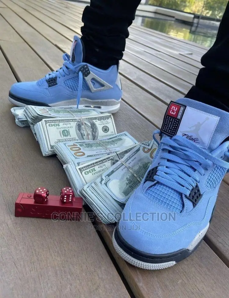Air Jordan 4 Retro