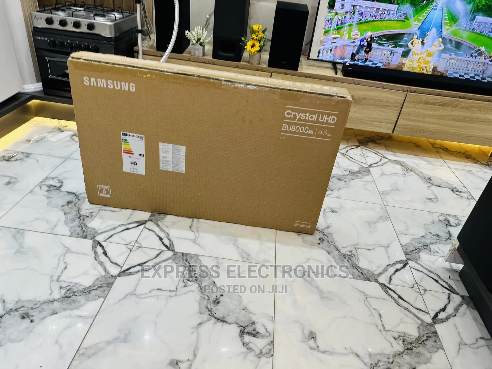 (2022)Model Samsung Series 8 43” UHD Screen