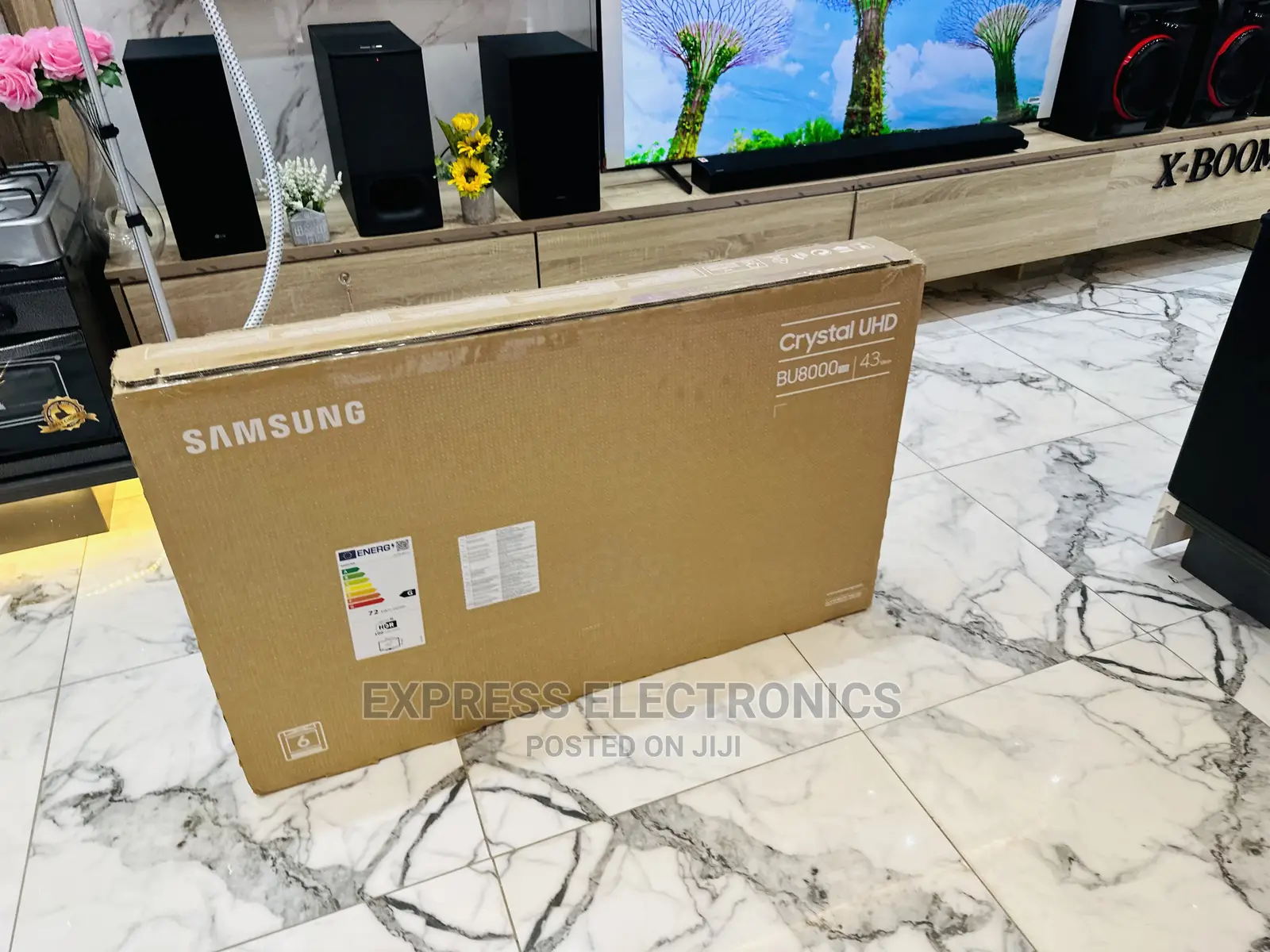 (2022)Model Samsung Series 8 43” UHD Screen