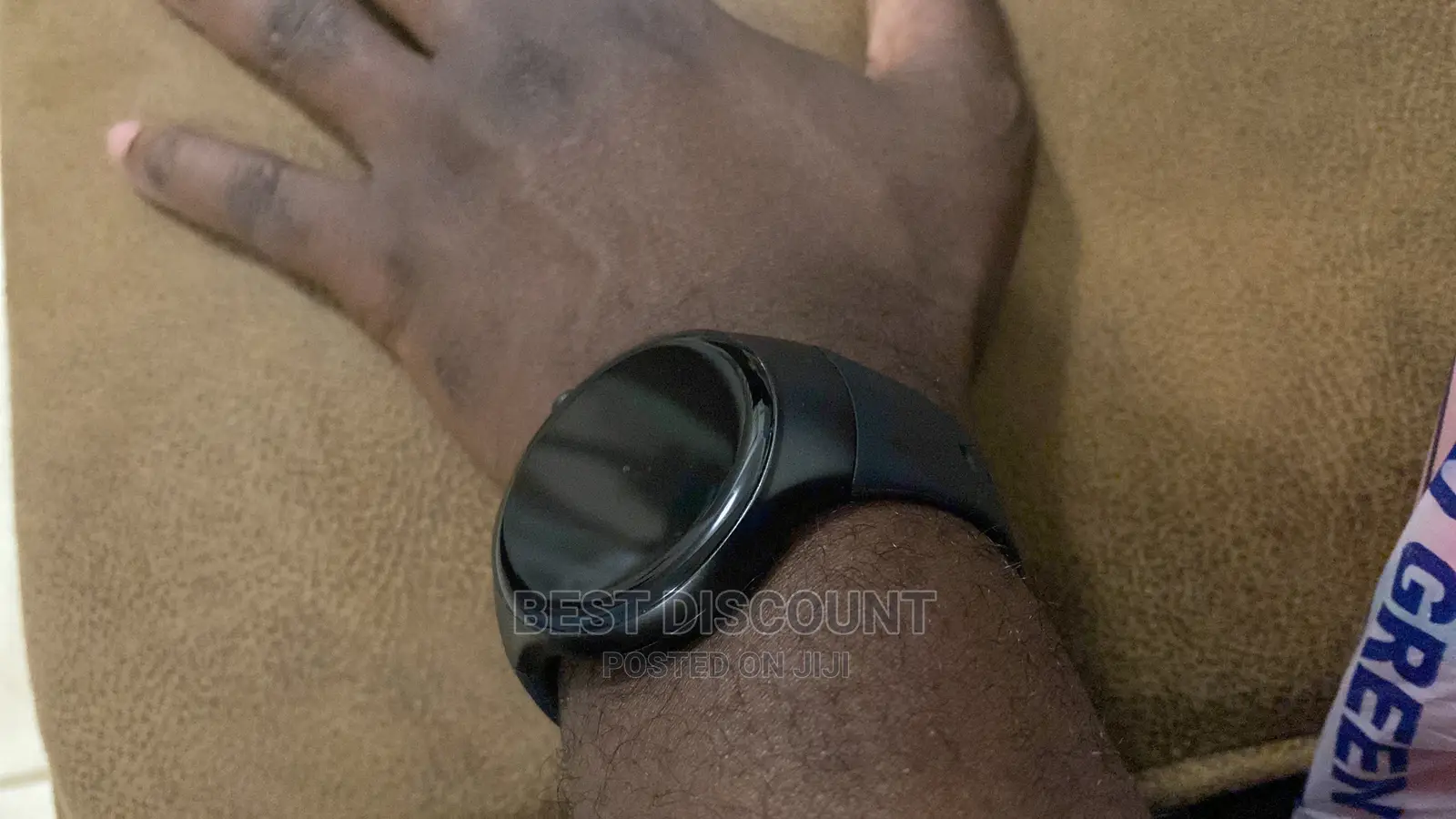 Make Phone Calls With the Lc301 Smartwatch Fitness Tracker