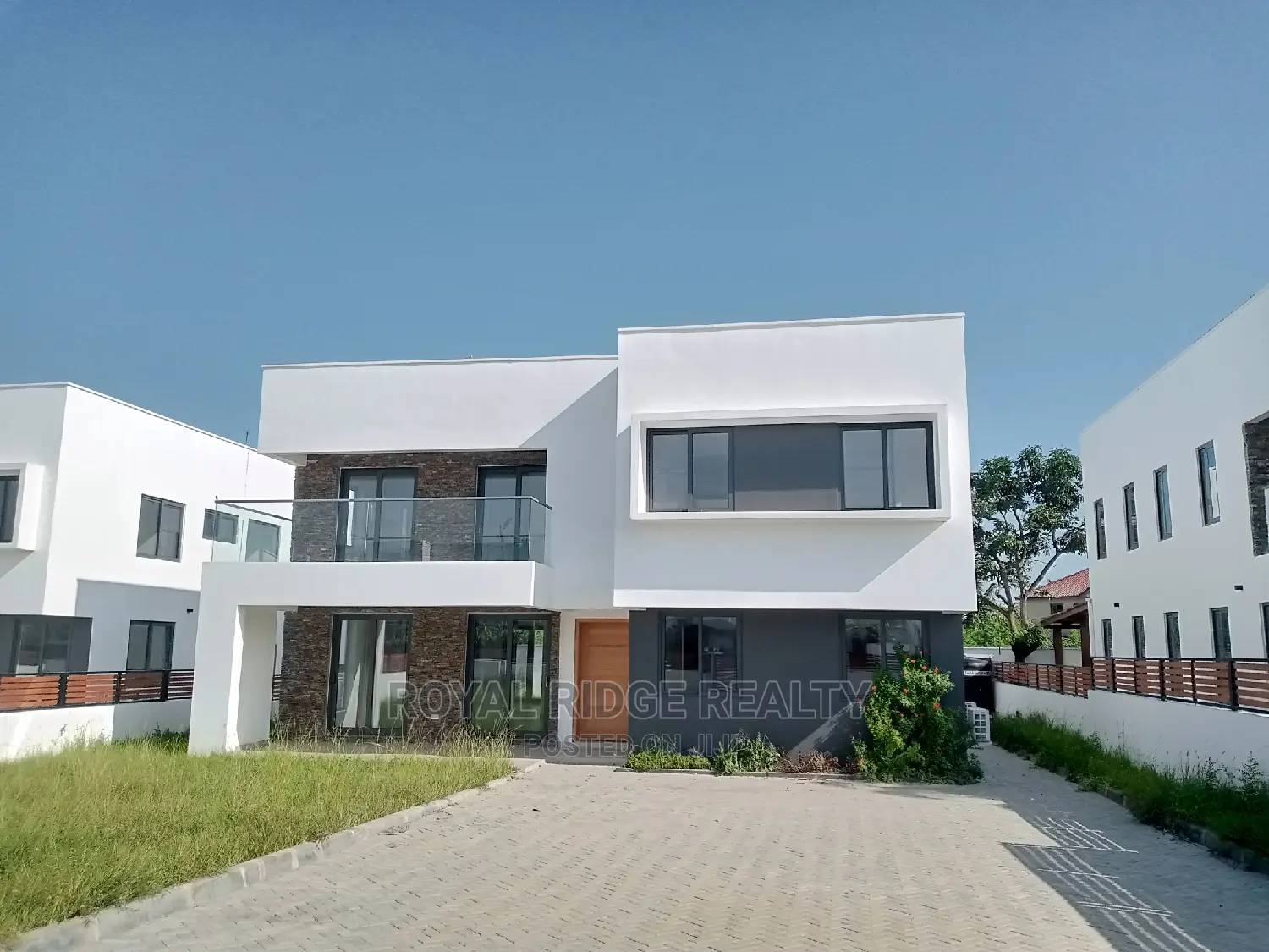 4bedrooms House for With One BBQ for Rent at Tseaddo
