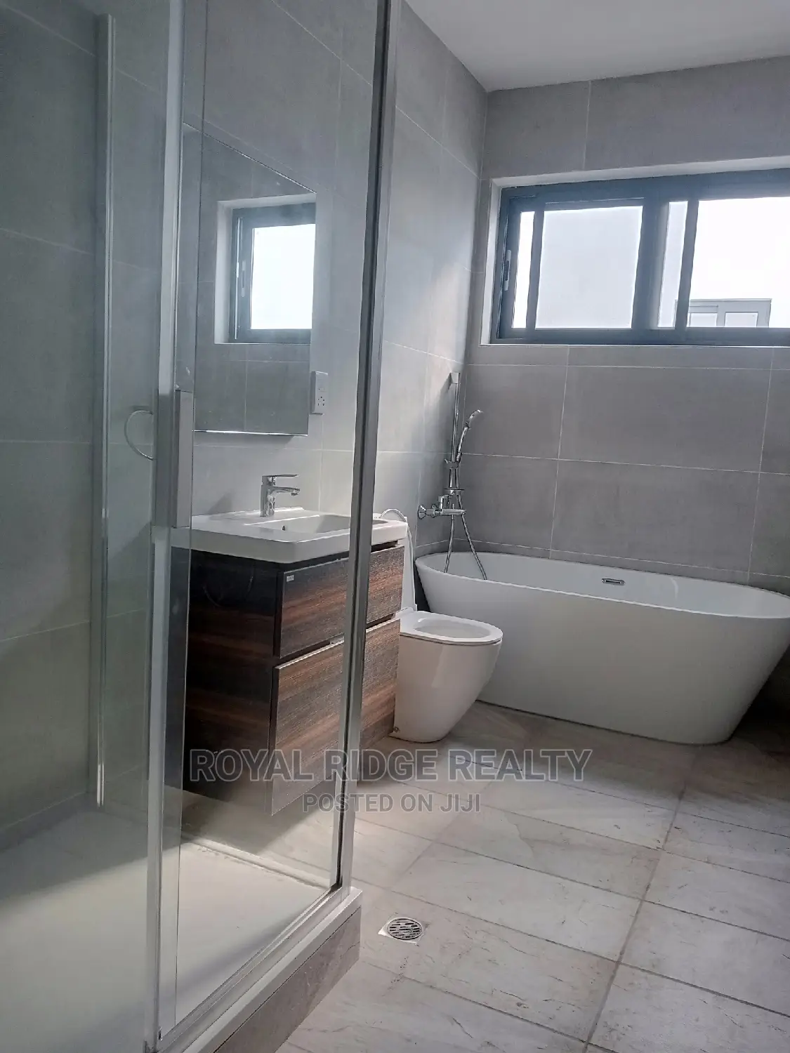 4bedrooms House for With One BBQ for Rent at Tseaddo