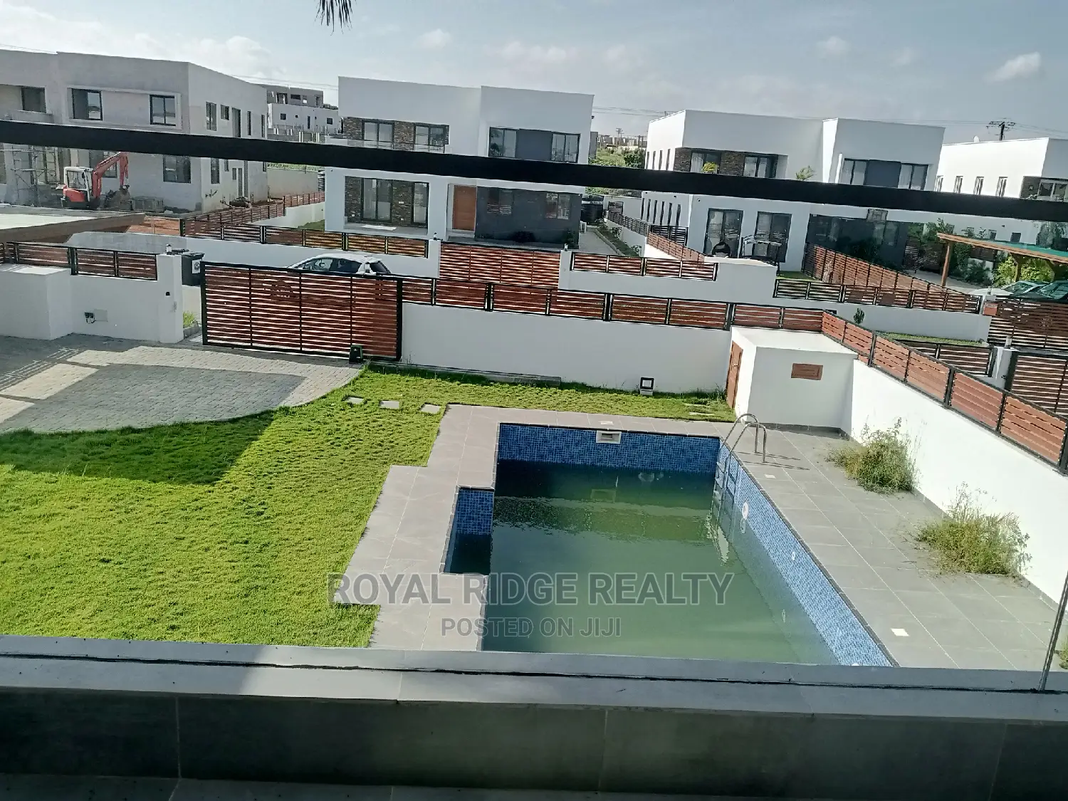 4bdrm Townhouse / Terrace in Tseaddo, Accra Metropolitan for rent