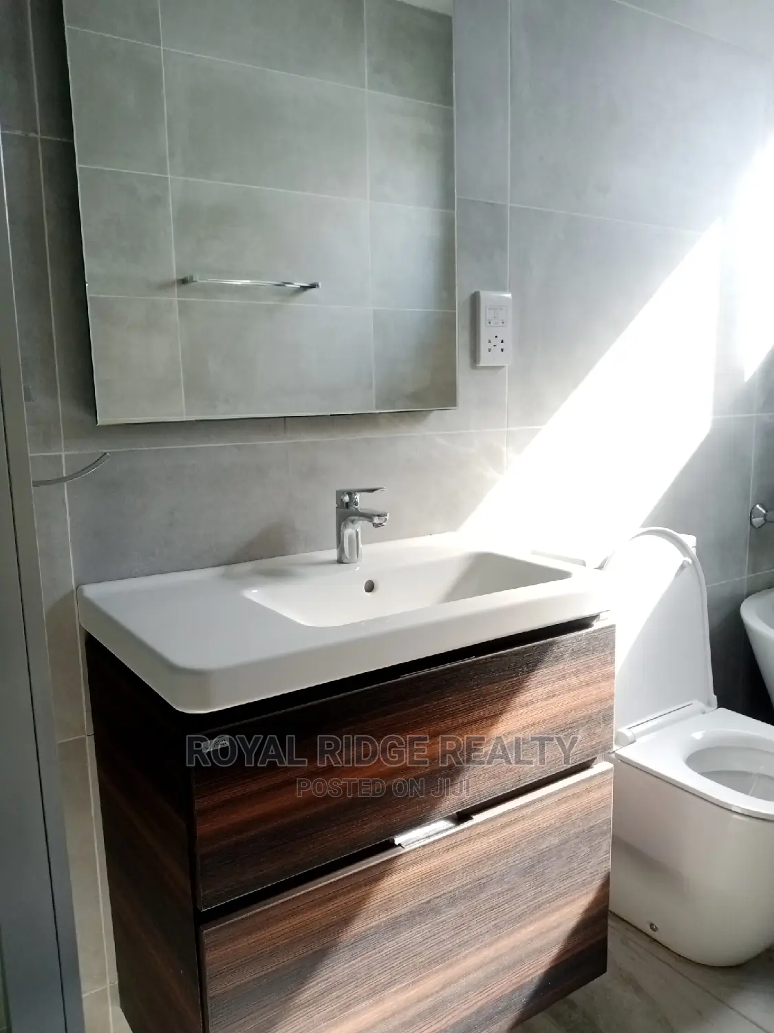 4bdrm Townhouse / Terrace in Tseaddo, Accra Metropolitan for rent