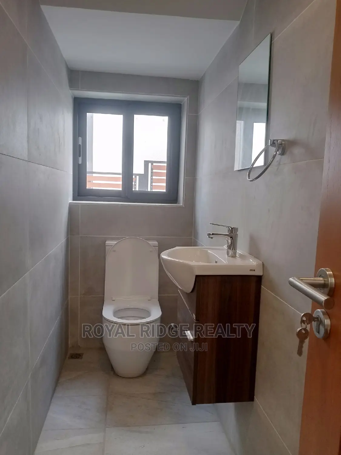 4bdrm Townhouse / Terrace in Tseaddo, Accra Metropolitan for rent