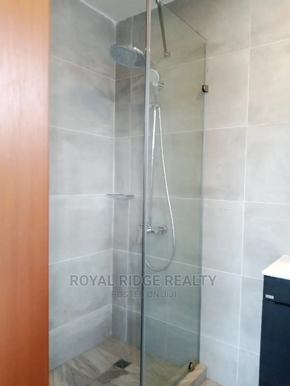 4bdrm Townhouse / Terrace in Tseaddo, Accra Metropolitan for rent