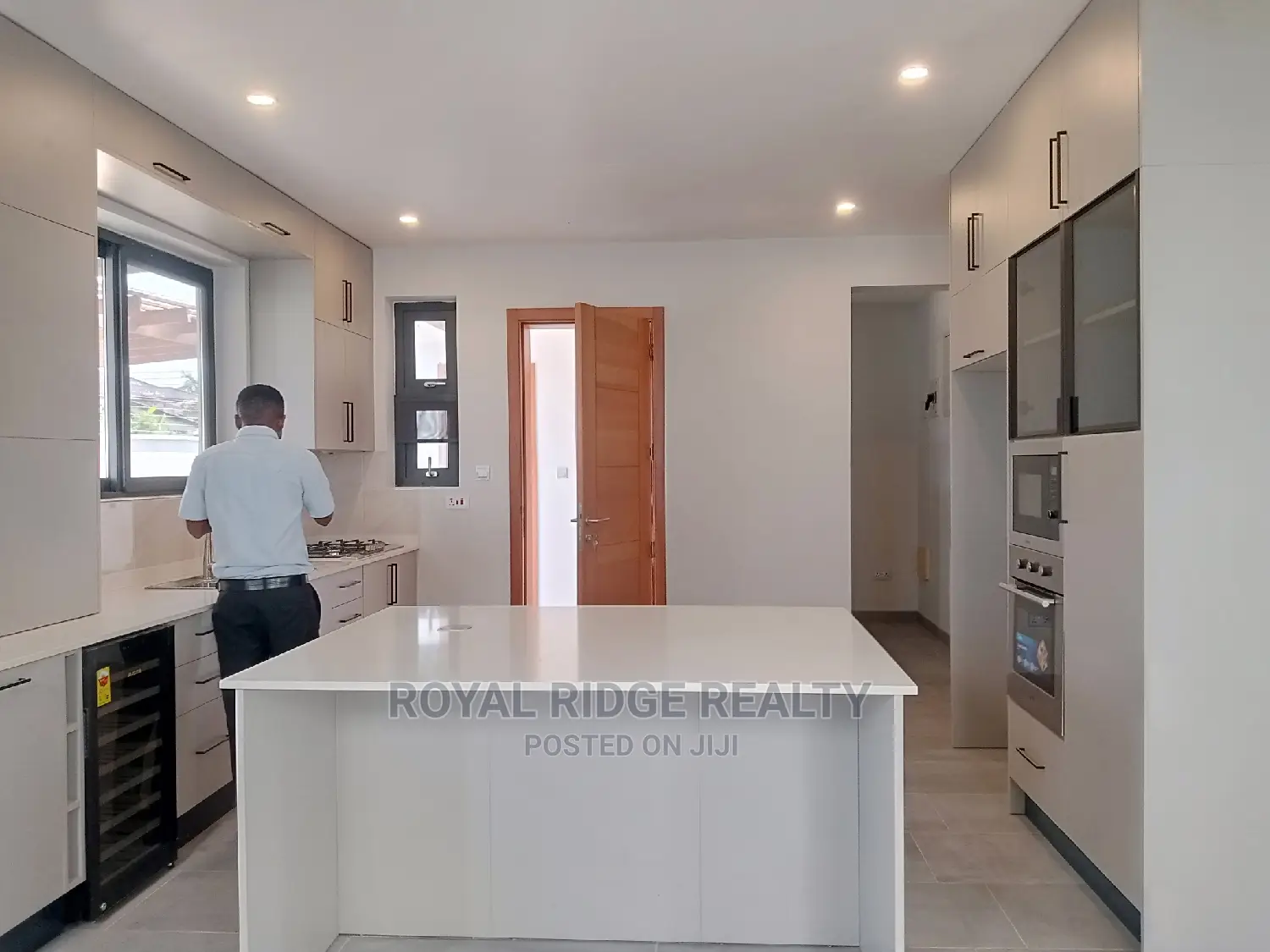 4bdrm Townhouse / Terrace in Tseaddo, Accra Metropolitan for rent
