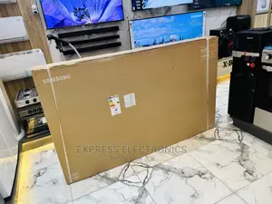 UHD Glossy Black Samsung Q60A 75”