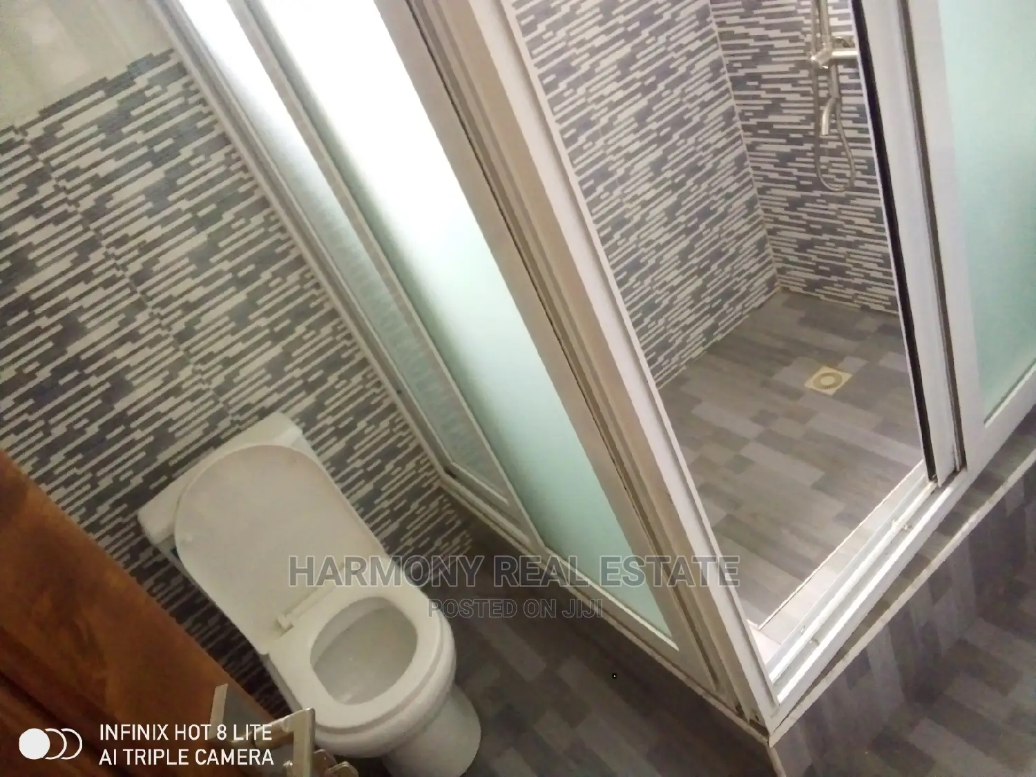 6bdrm House in Dzorwulu for sale