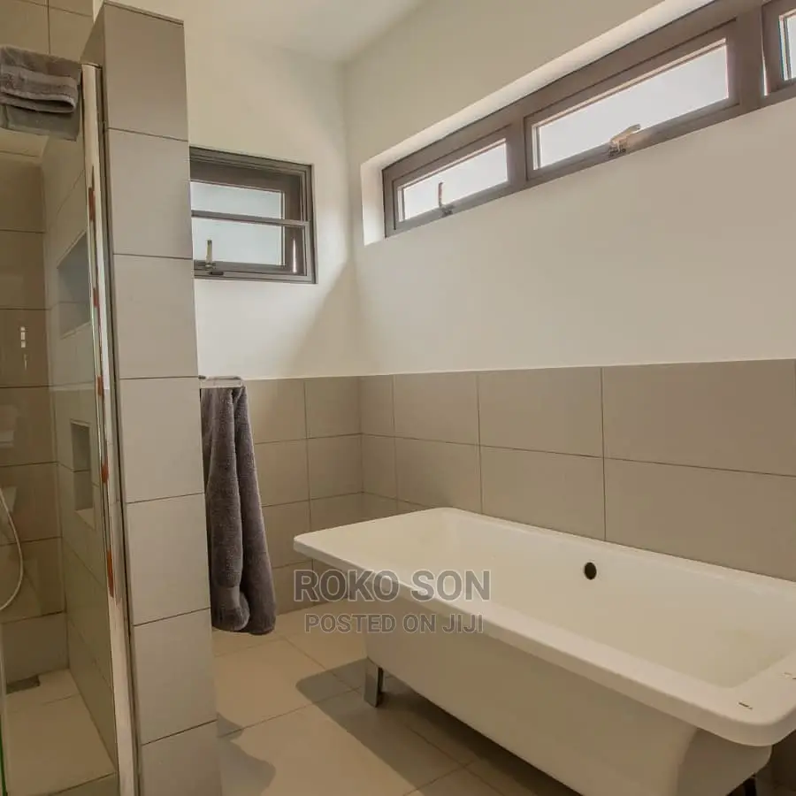 4bdrm Duplex in Dr Roko, The Mall for sale