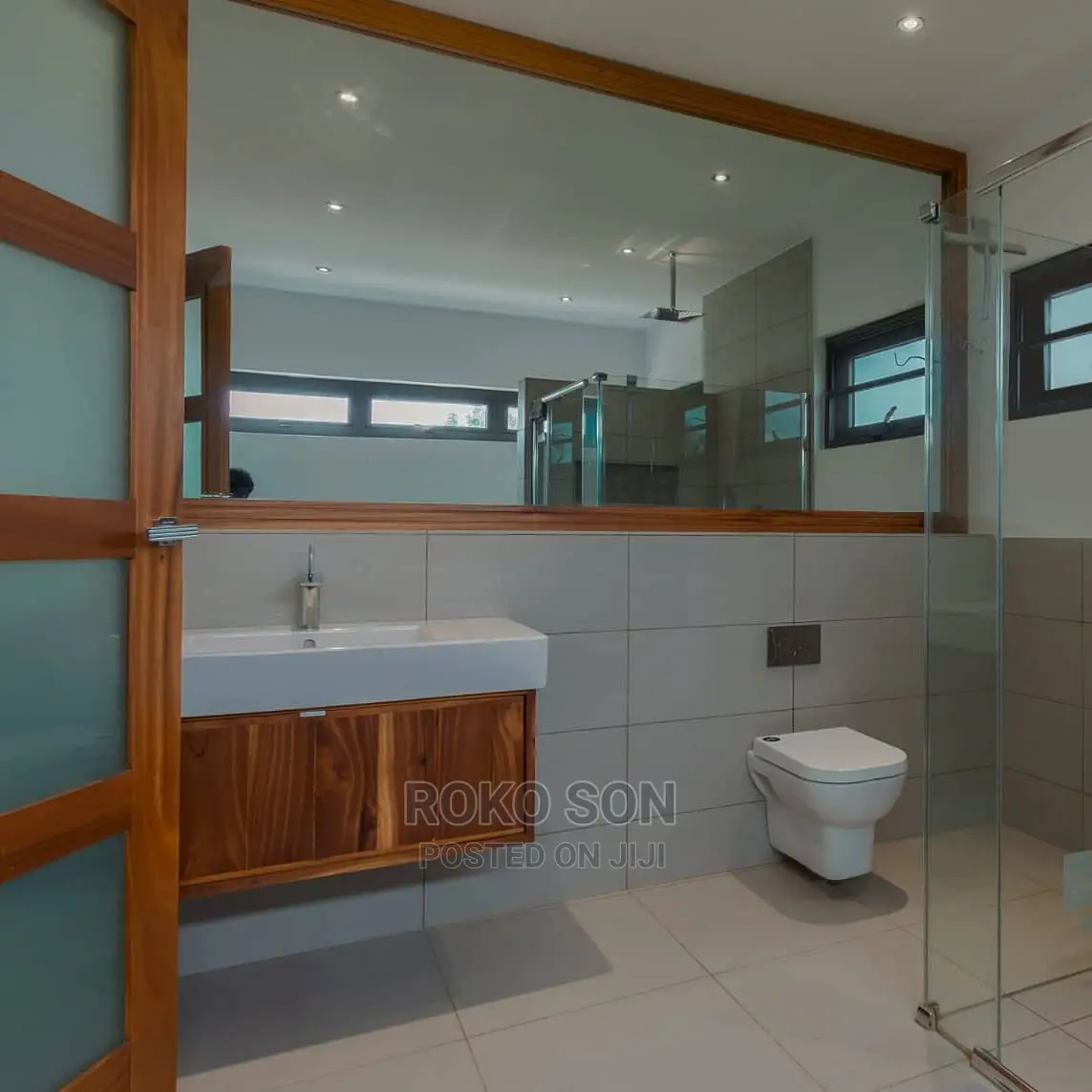 4bdrm Duplex in Dr Roko, The Mall for sale