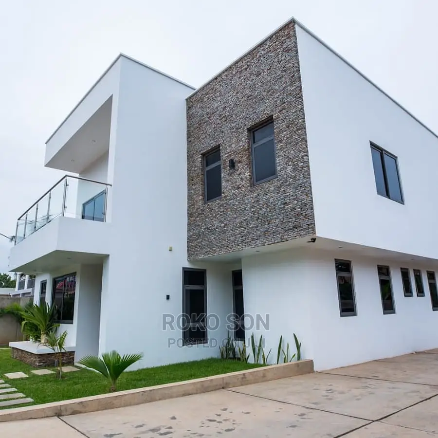 4bdrm Duplex in Dr Roko, The Mall for sale