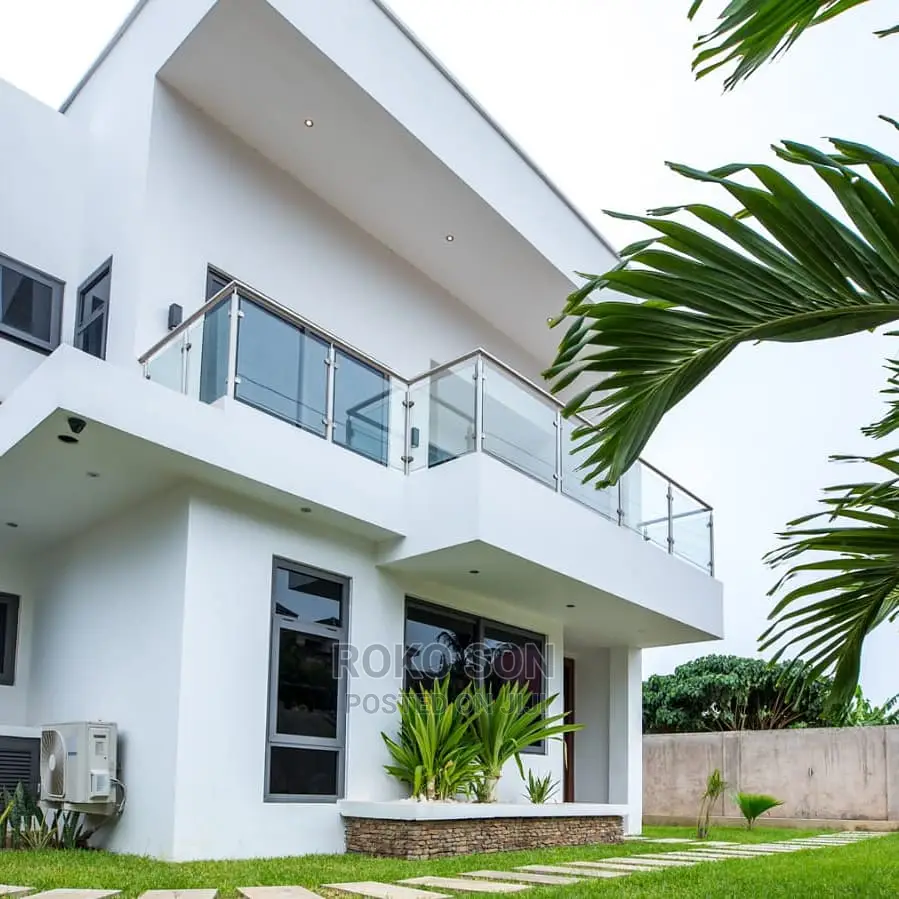 4bdrm Duplex in Dr Roko, The Mall for sale