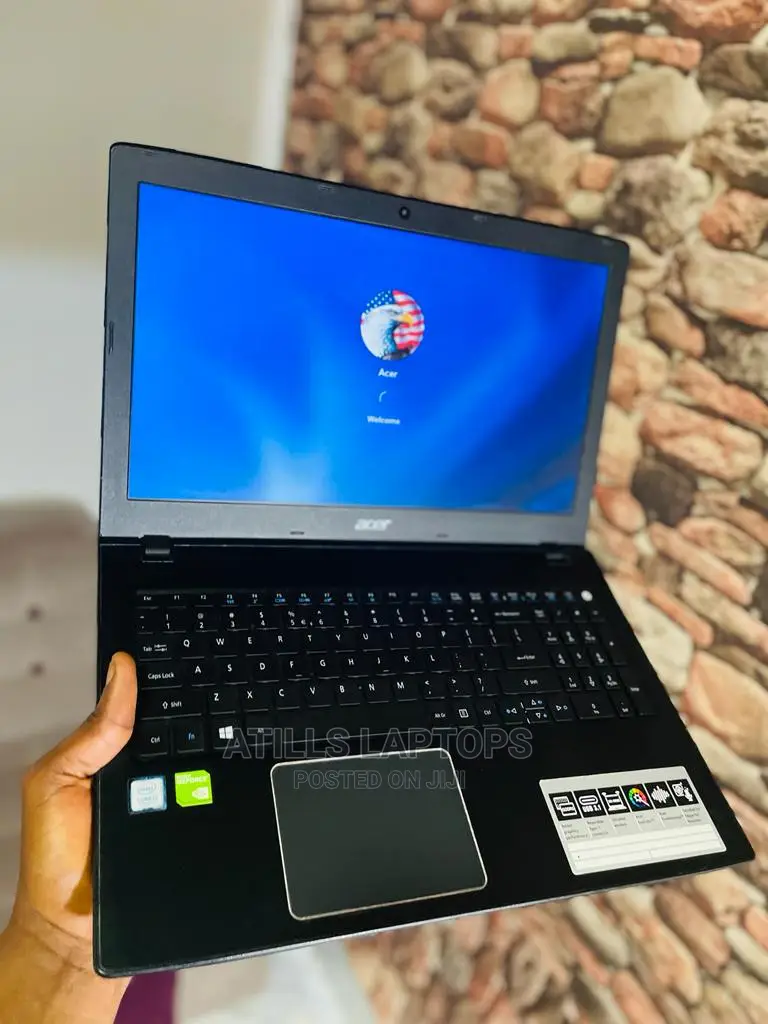 Laptop Acer Aspire E5-575g 8GB Intel Core I5 SSHD (Hybrid) 1T