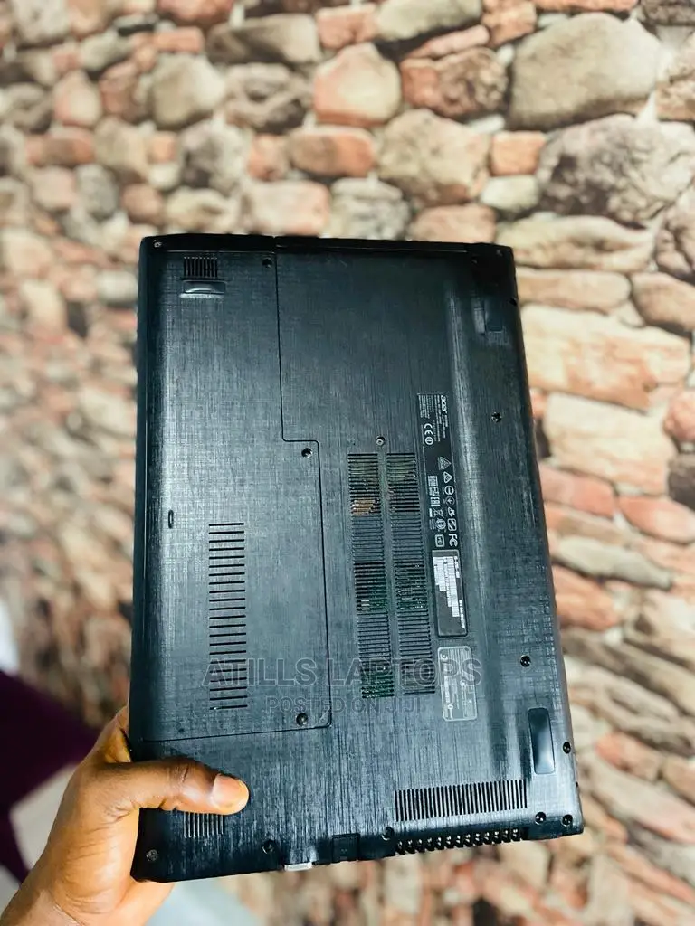 Laptop Acer Aspire E5-575g 8GB Intel Core I5 SSHD (Hybrid) 1T