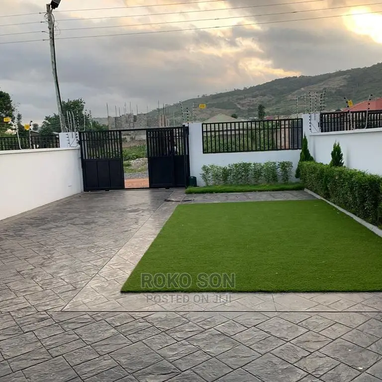 3bdrm Duplex in Dr Roko, Adenta for sale