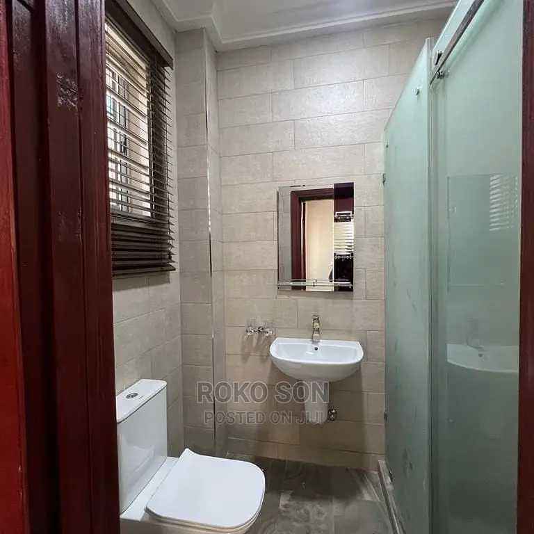 3bdrm Duplex in Dr Roko, School Area for rent