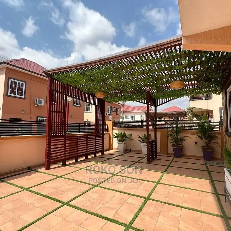 3bdrm Duplex in Dr Roko, School Area for rent