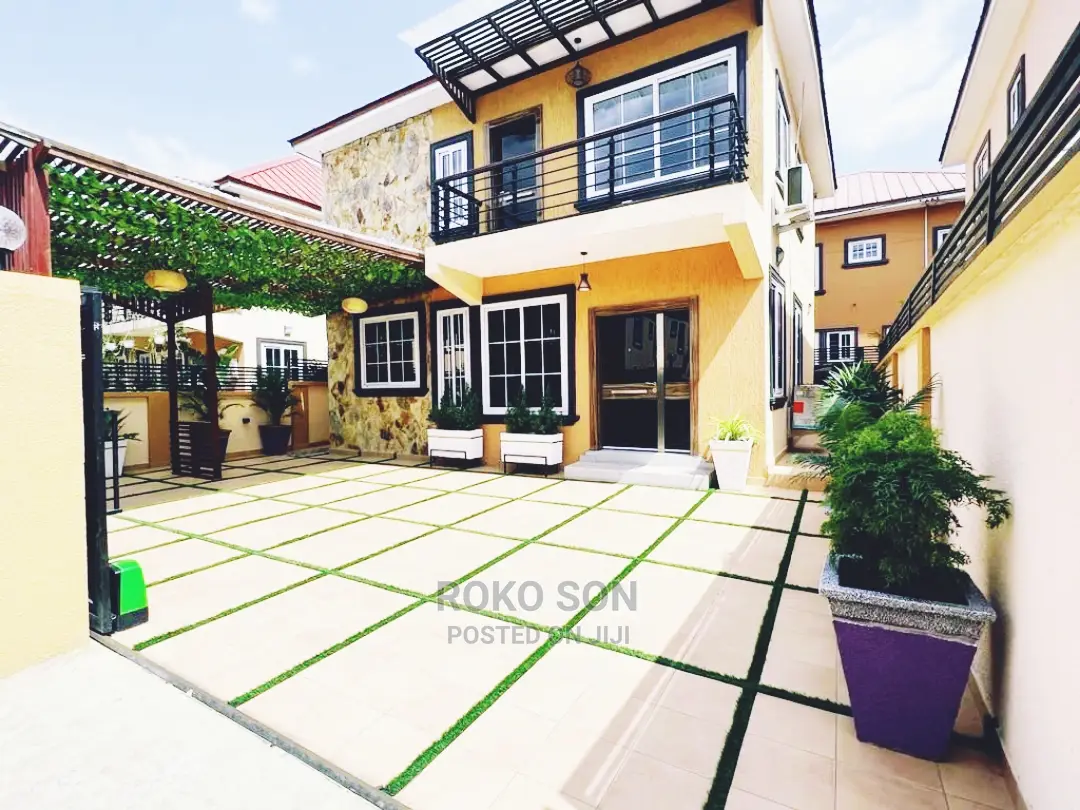 3bdrm Duplex in Dr Roko, School Area for rent
