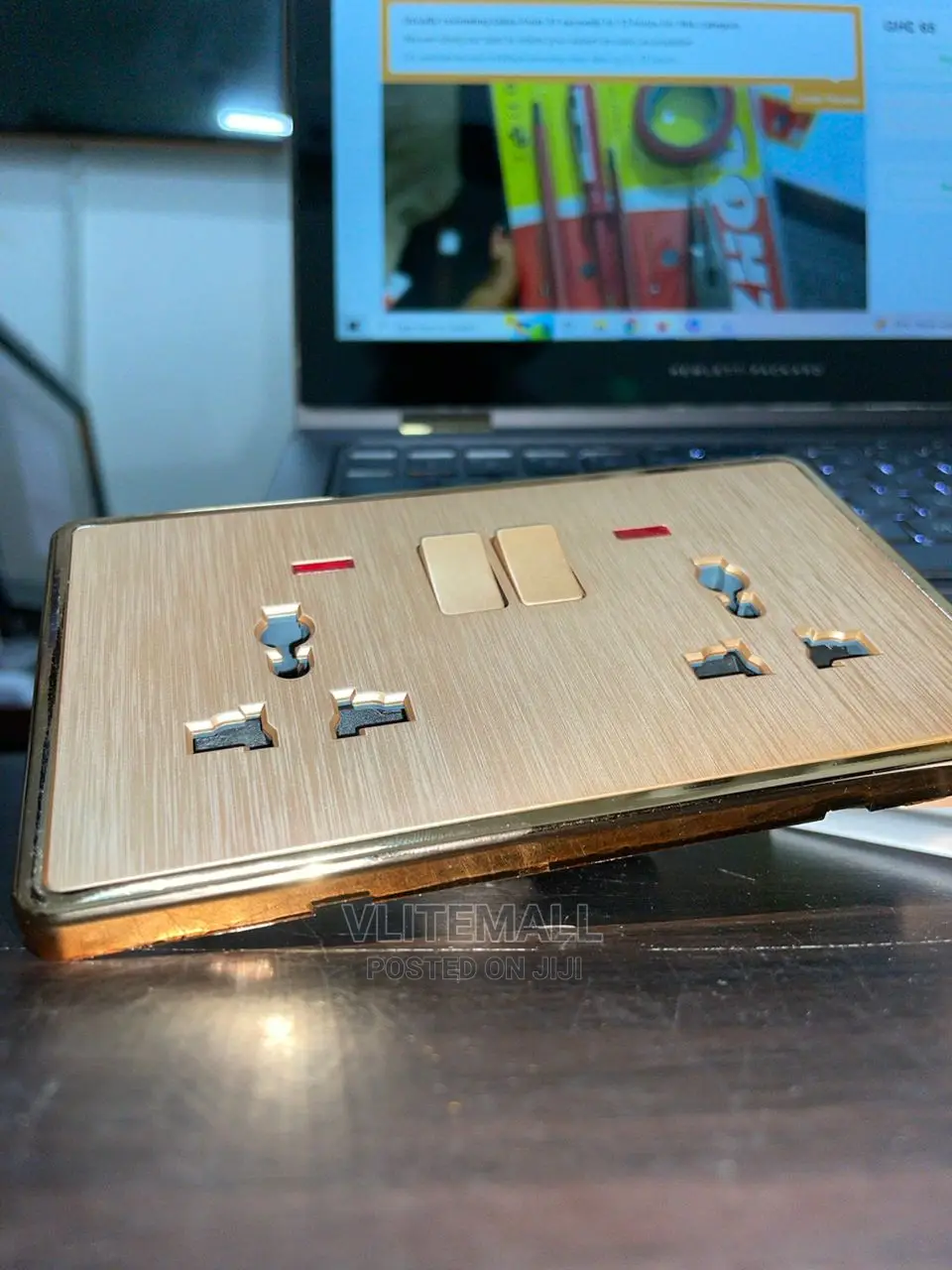 Gold Double Socket