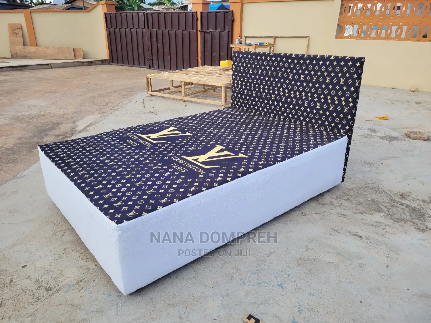 Inbuilt Double Bed