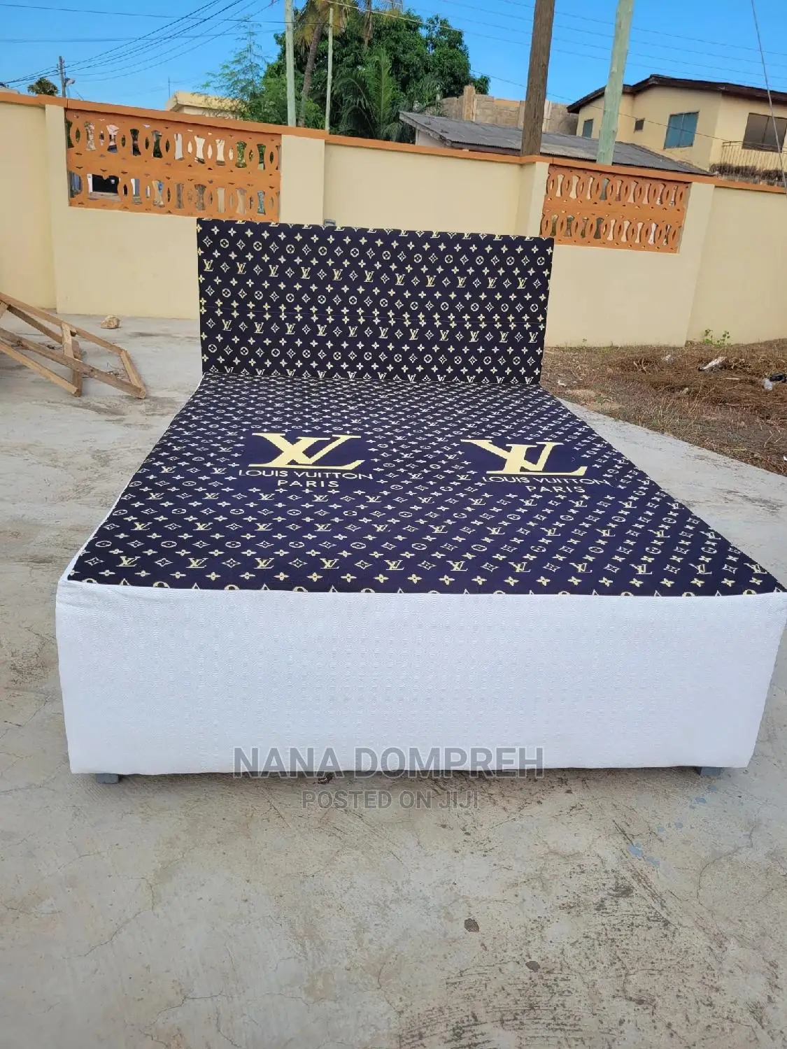 Inbuilt Double Bed